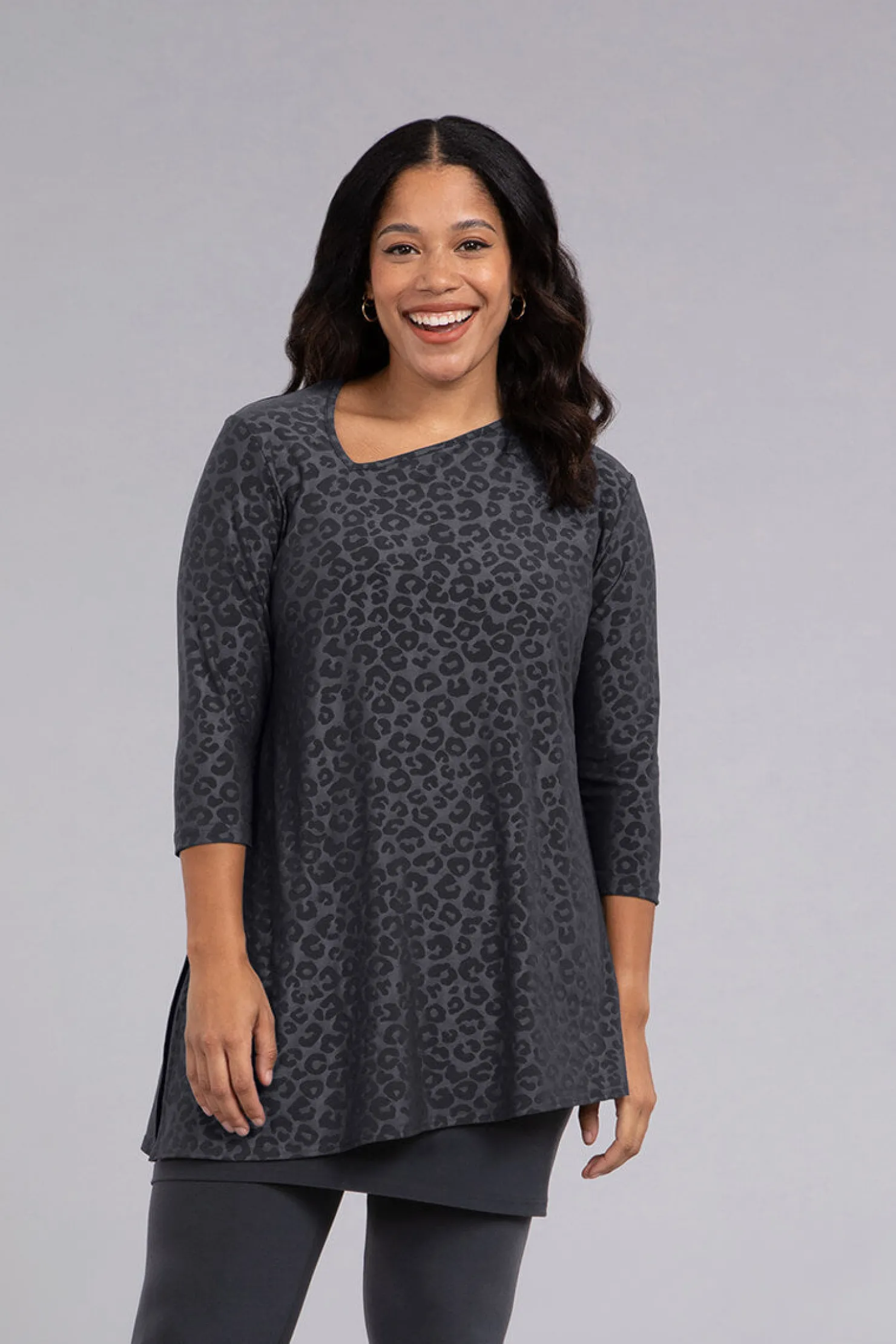 Sympli Tops>Angle Tunic GraphiteAnimalEmboss