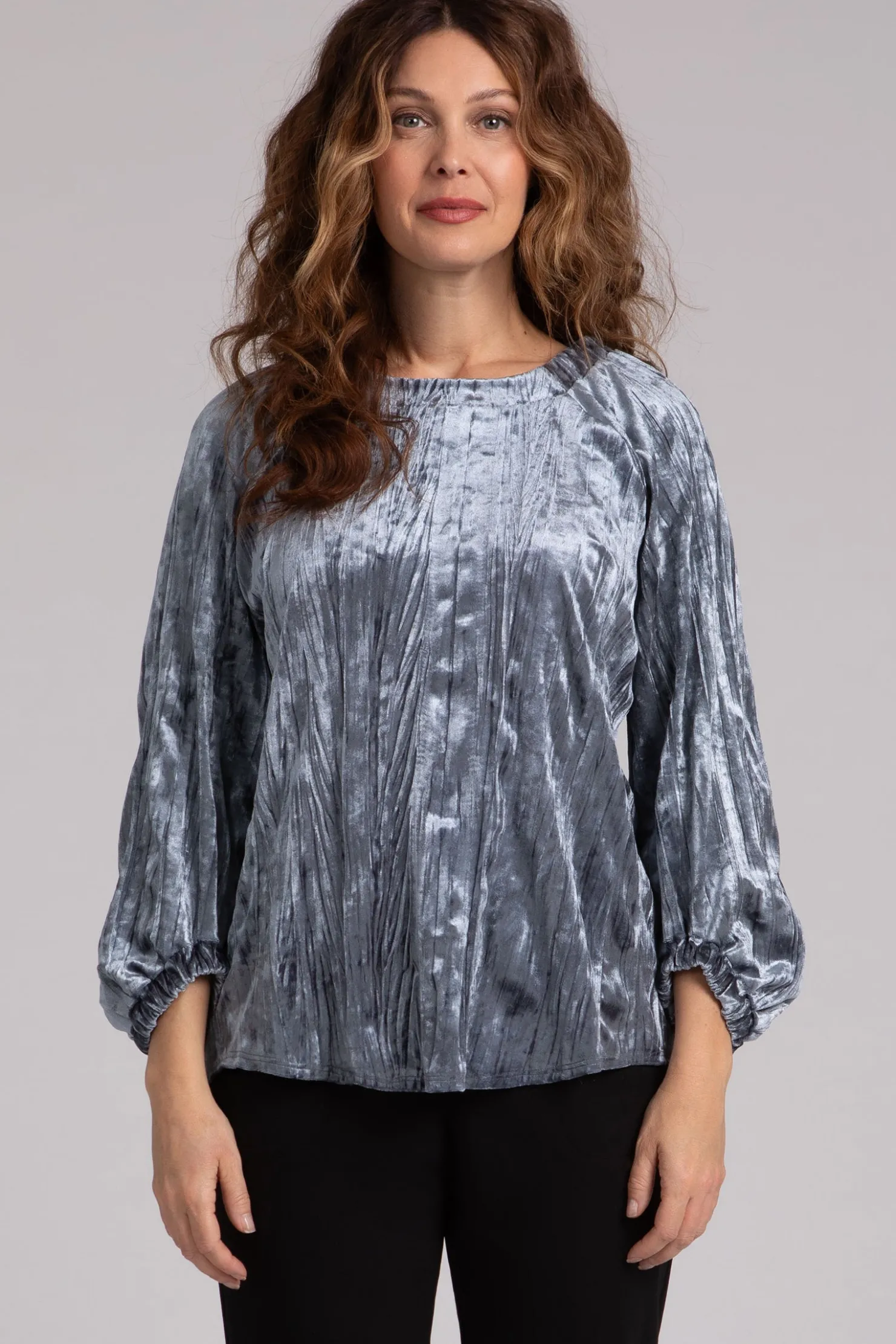 Sympli Tops>Crinkle Velvet Move Pullover with Elastic Cuff Gunmetal