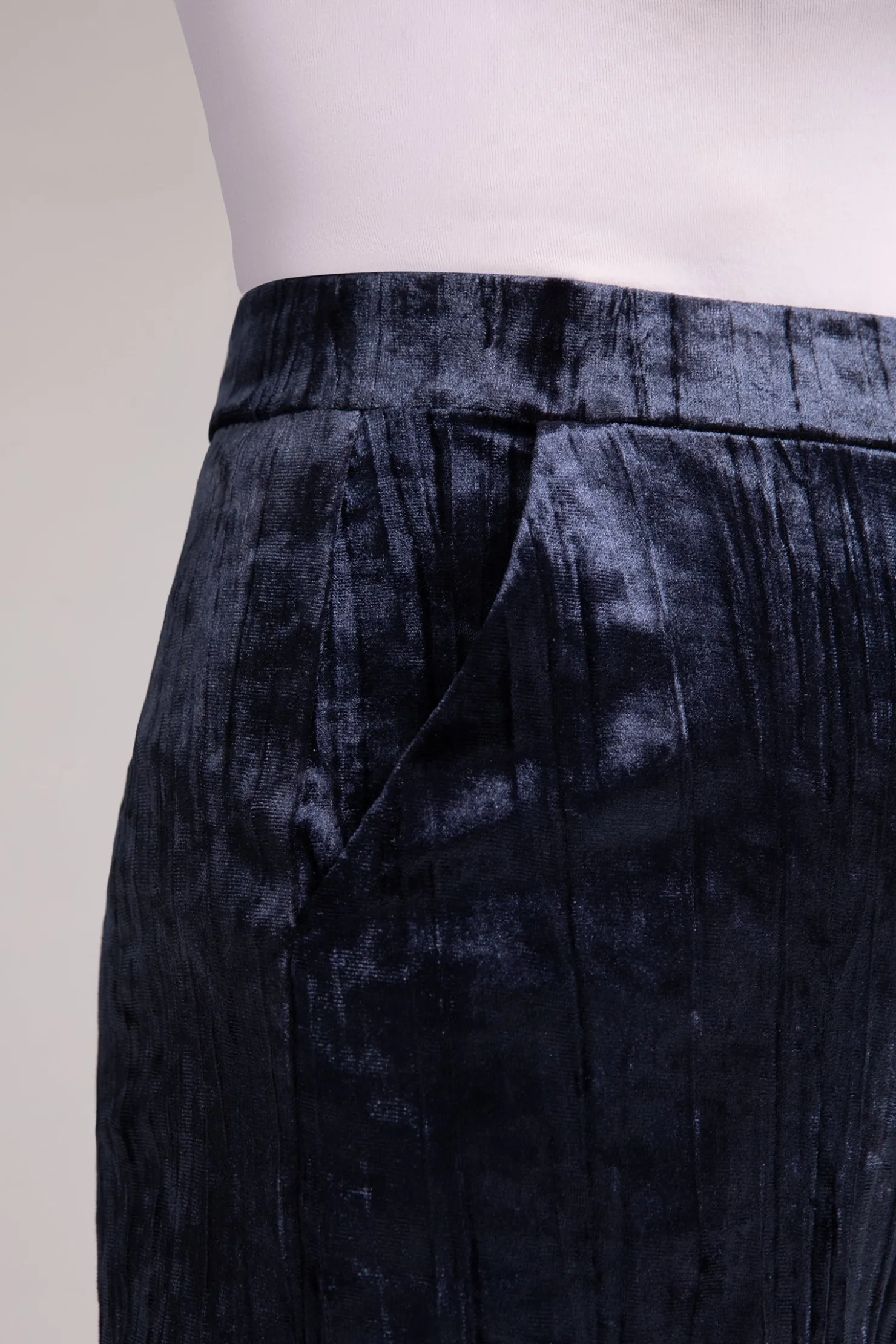 Sympli Bottoms>Crinkle Velvet Straight Leg Pant Navy