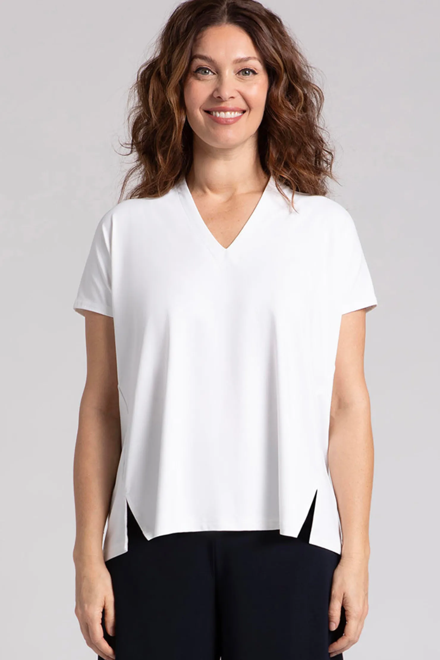 Sympli Tops>Deep V Top Short Sleeve White