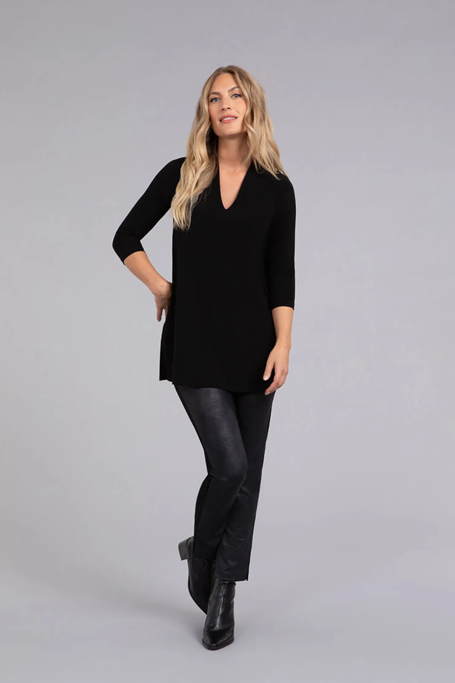 Sympli Tops>Deep V Tunic Black