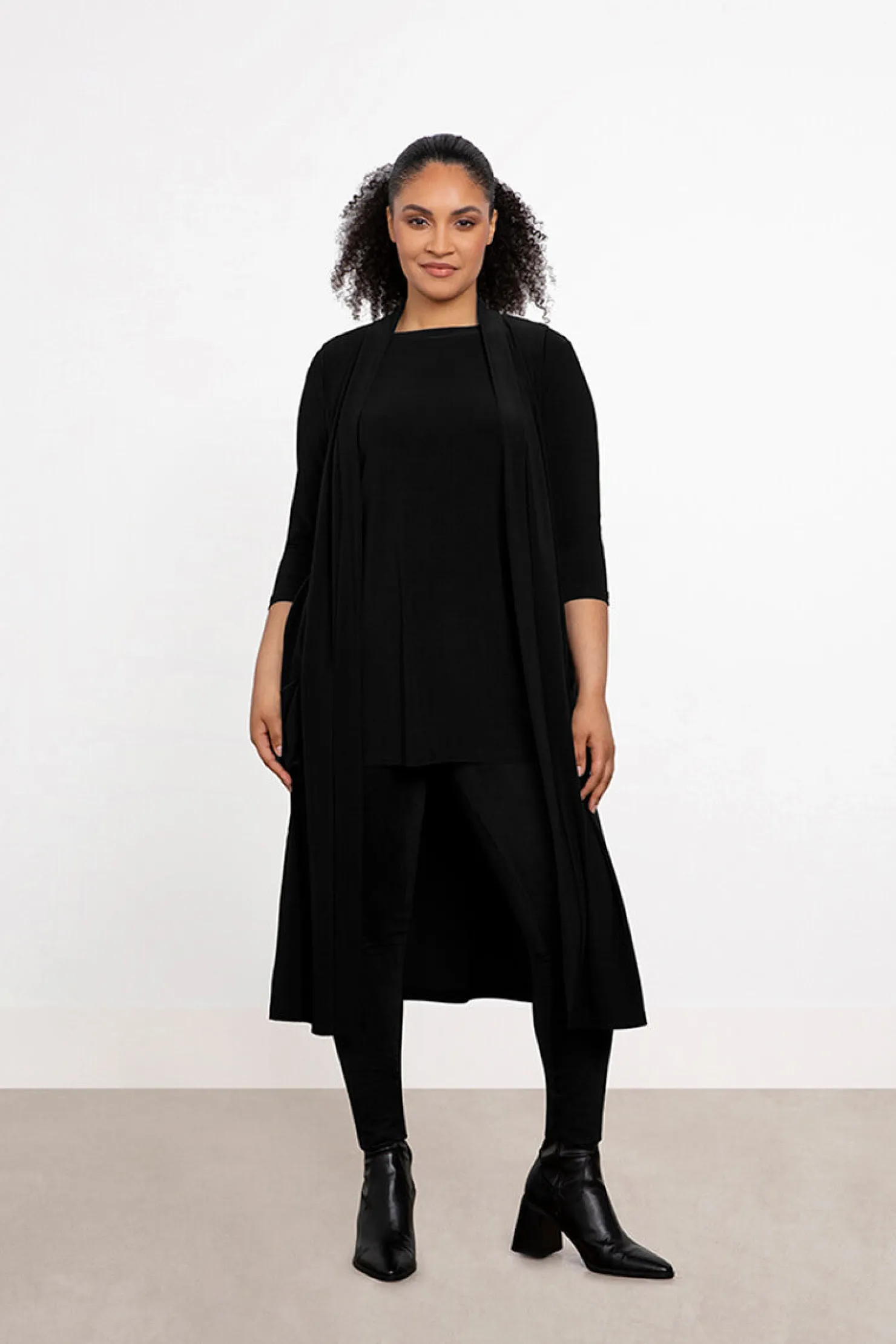 Sympli Jackets & Coats>Essential Vest Long Black