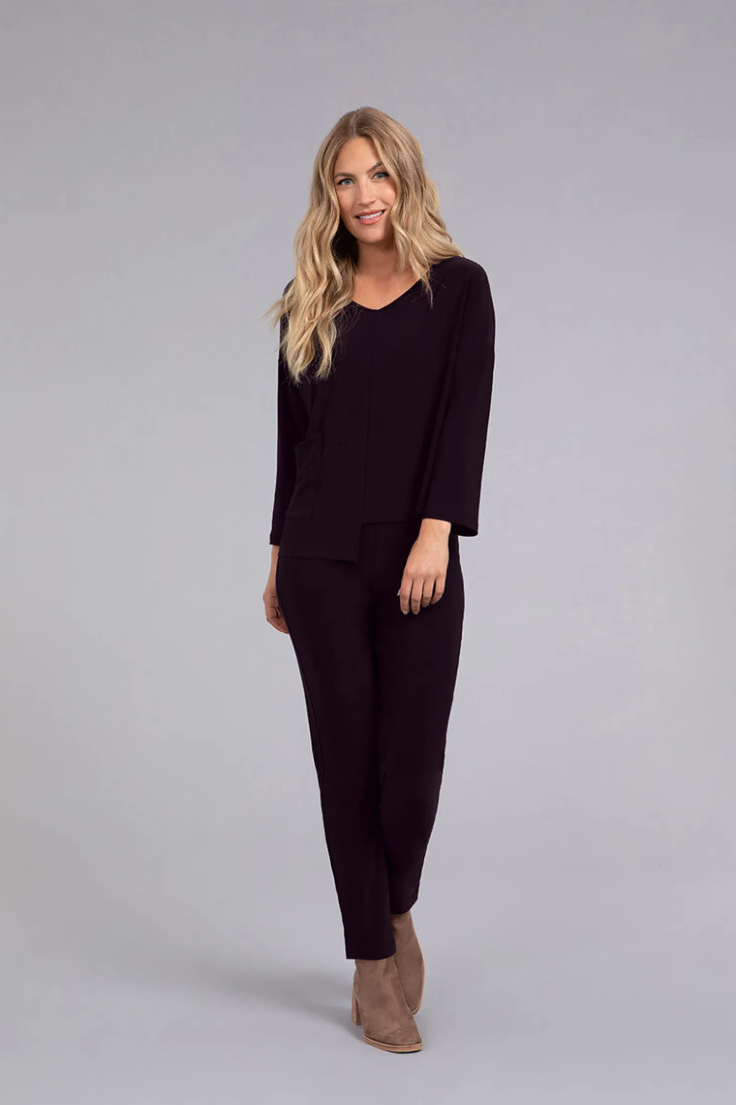 Sympli Tops>Etch V-Neck Top Currant
