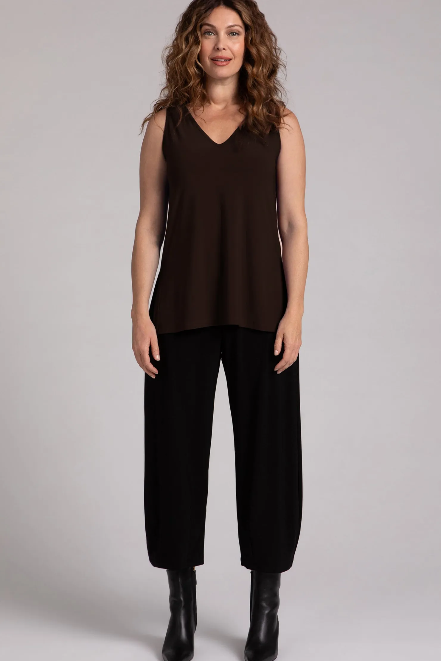 Sympli Tops>Go To V-Neck Tank Relax Chocolate