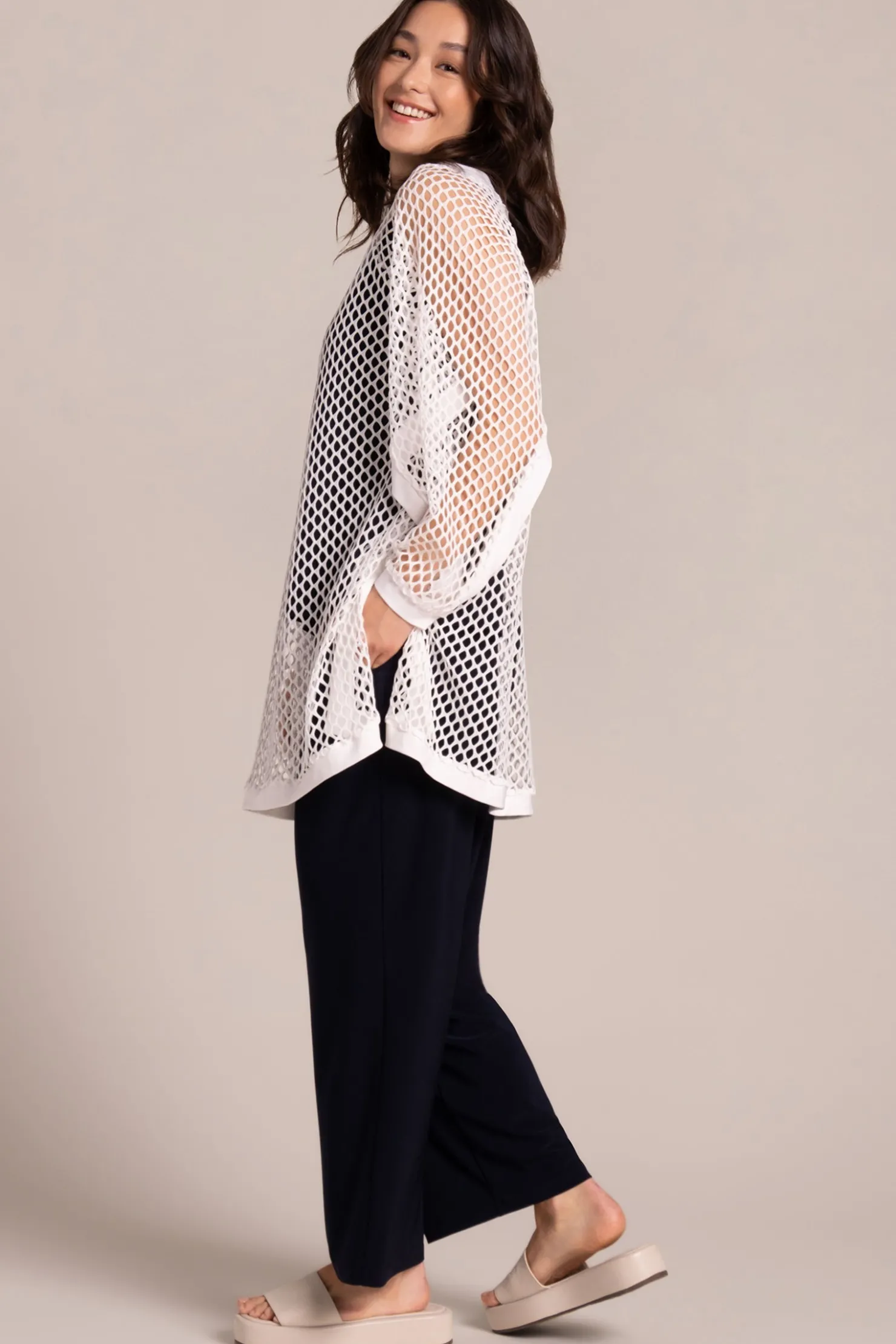 Sympli Tops>Honeycomb Raglan Pullover White