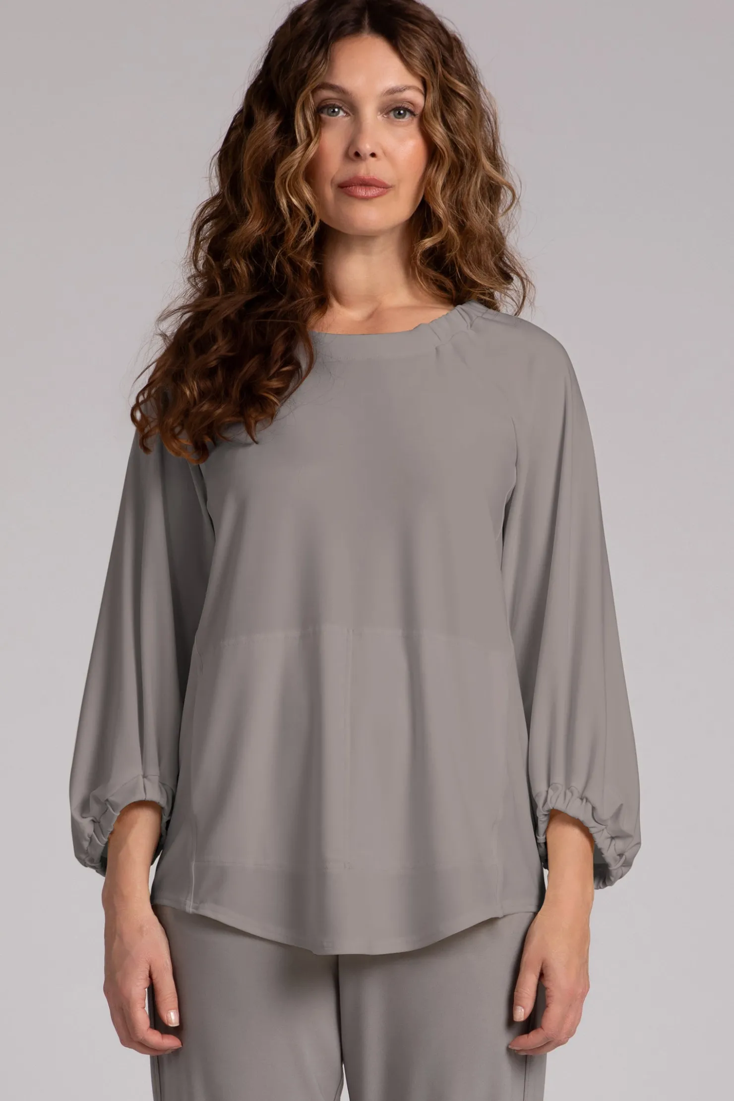 Sympli Tops>Move Pullover with Elastic Cuff Taupe