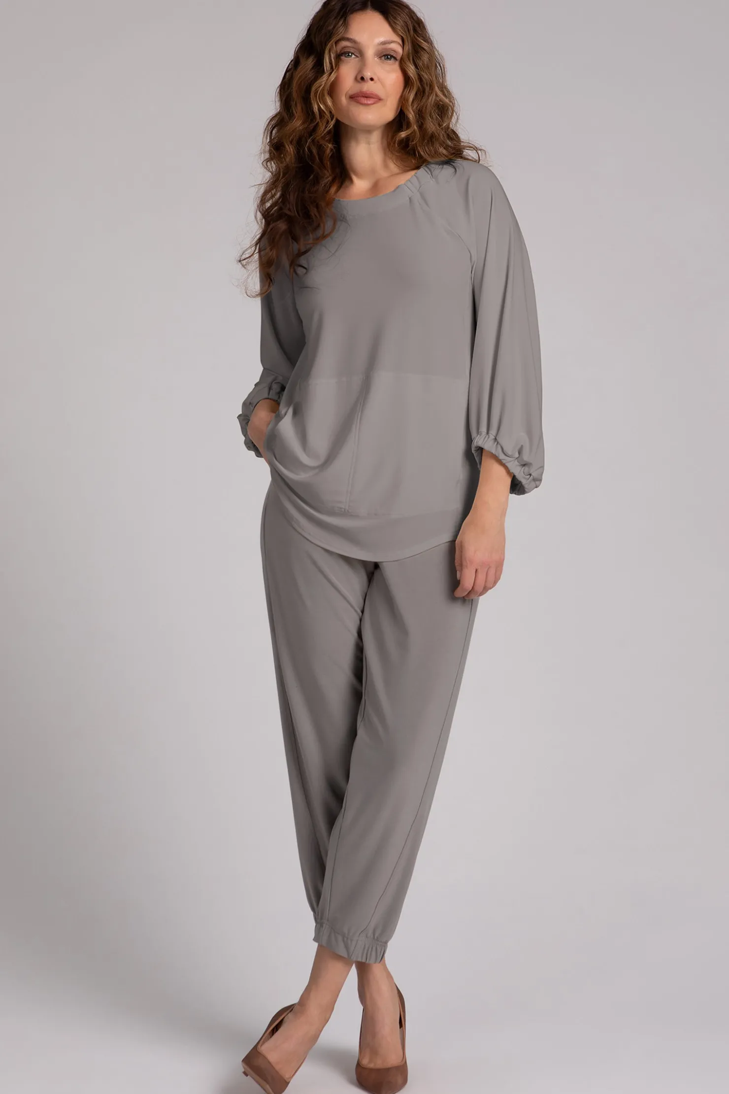 Sympli Tops>Move Pullover with Elastic Cuff Taupe
