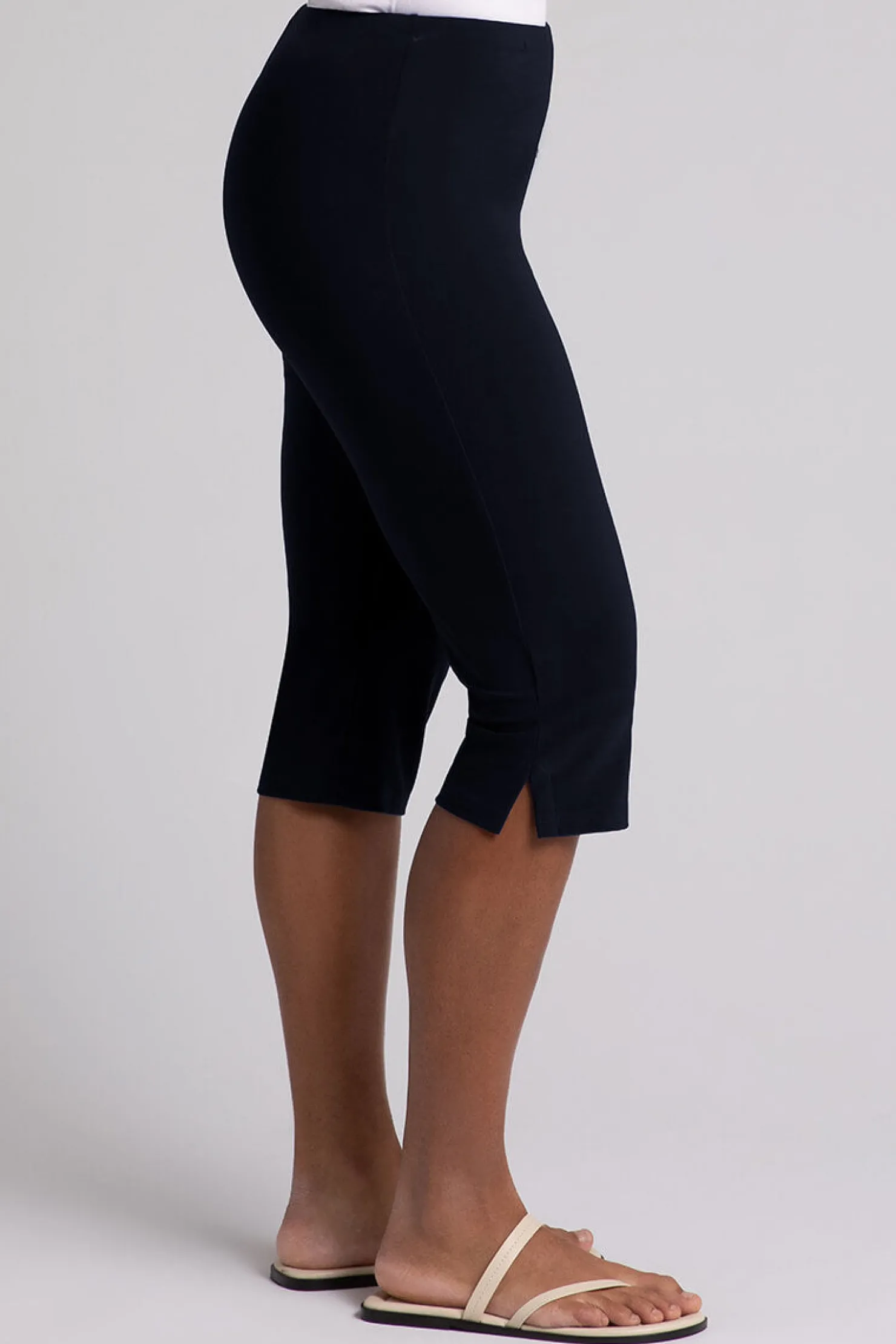 Sympli Bottoms>Narrow Capri Navy