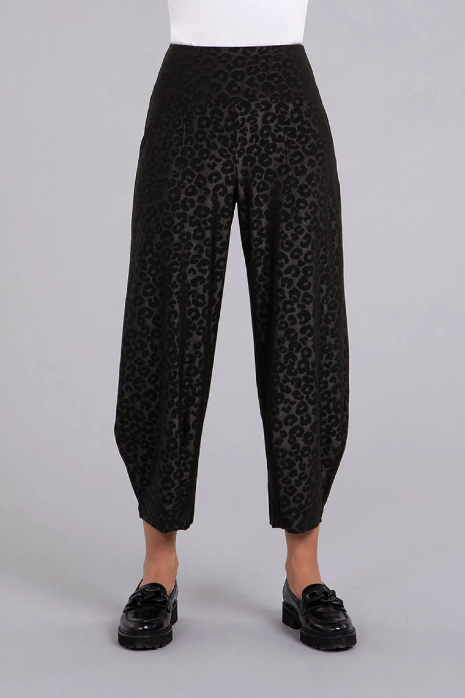 Sympli Bottoms>Narrow Lantern Pant BlackAnimalEmboss