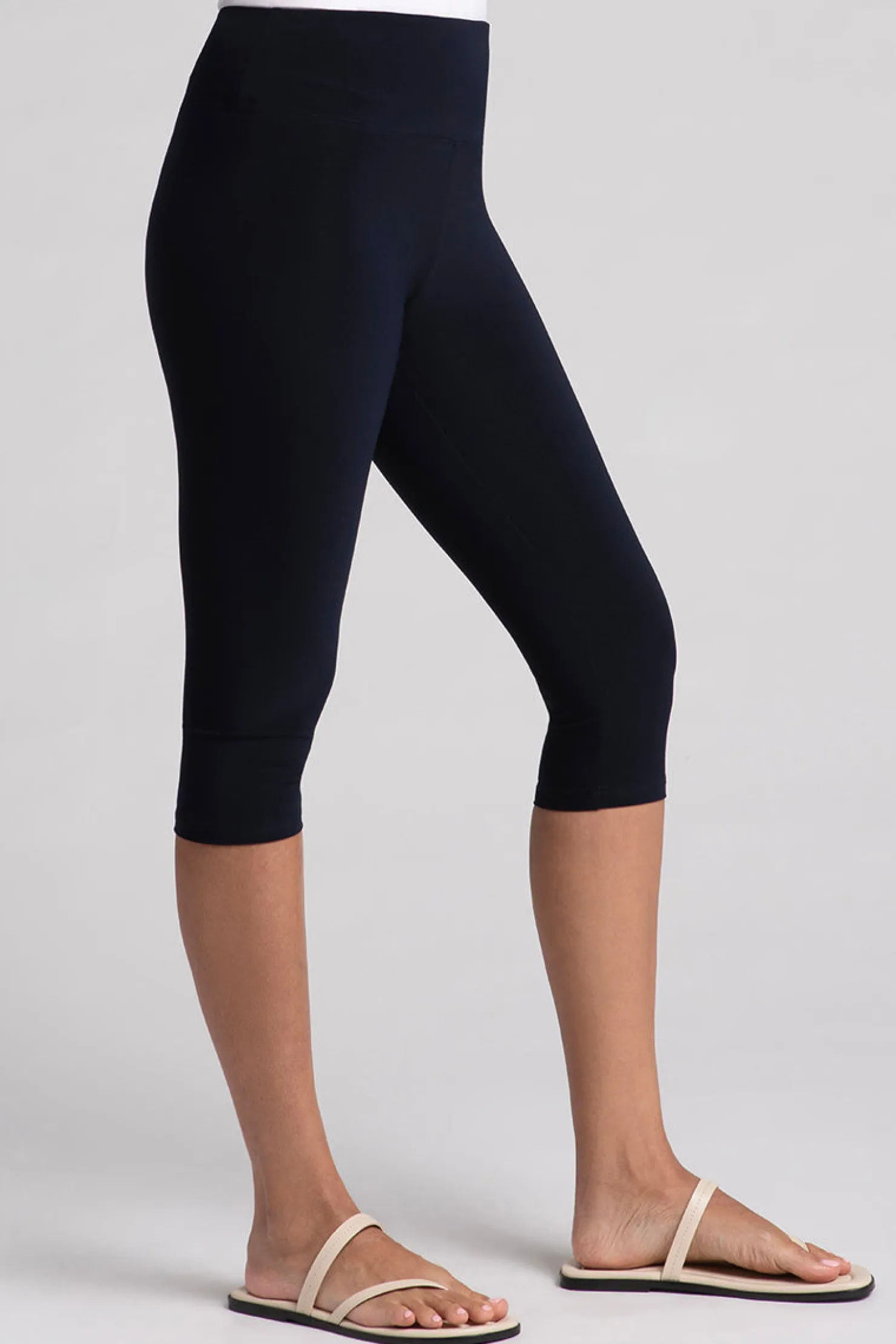 Sympli Bottoms>Nu Yoke Legging Capri Navy