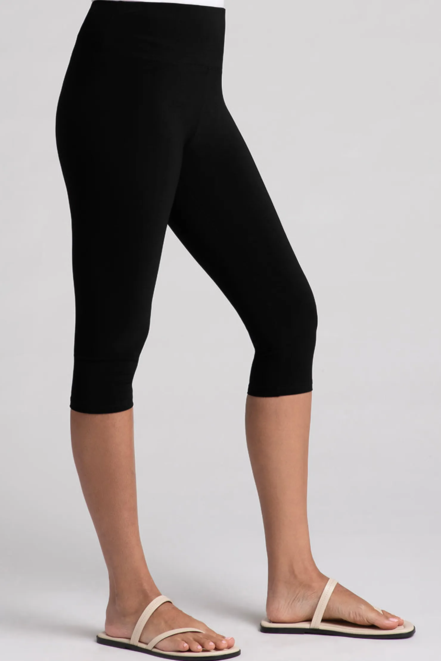 Sympli Bottoms>Nu Yoke Legging Capri Black