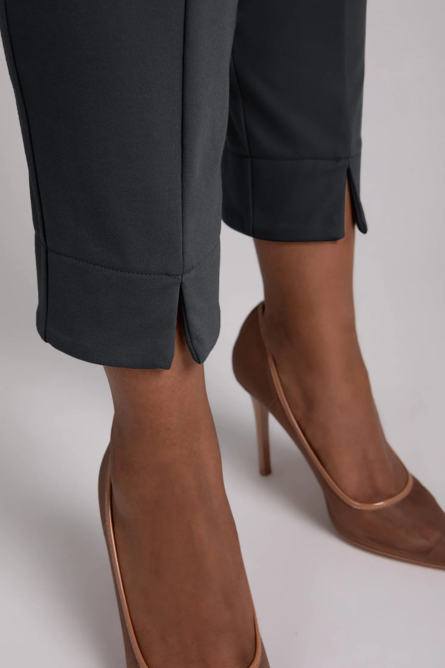 Sympli Bottoms>Ponte Hepburn Ankle Pant Graphite