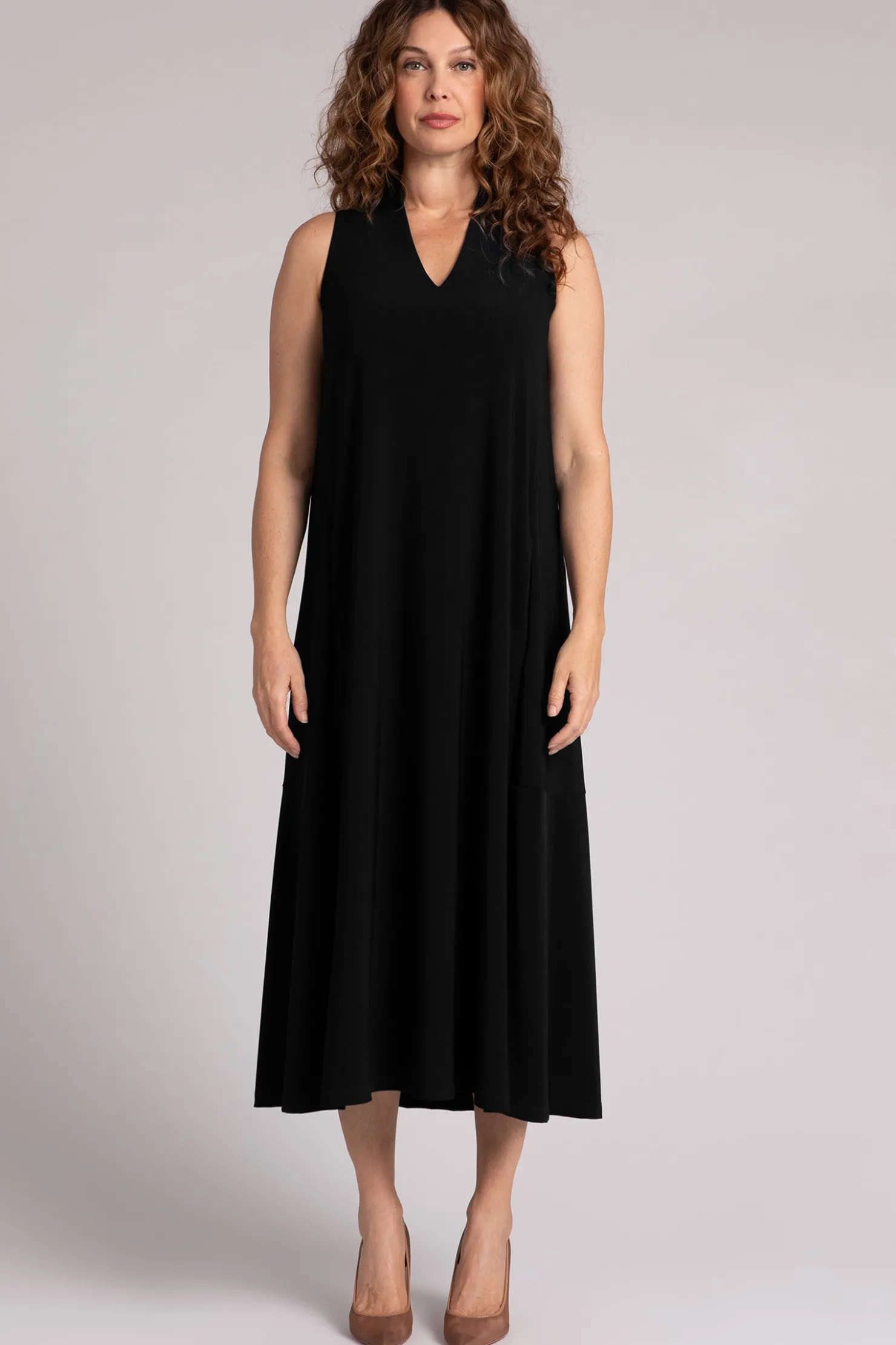 Sympli Dresses>Sleeveless Deep V Maxi Dress Black